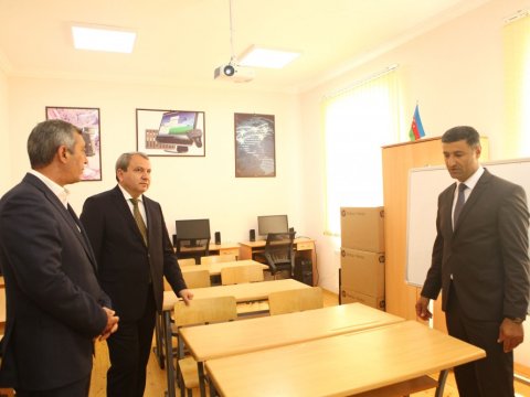 Rektor Cocuq Mərcanlı kənd tam orta məktəbində
