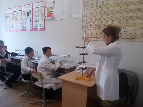 Əlləri açarlı, qapıları bağlı məktəb laborantları – Vəzifə səlahiyyətləri və buraxılan boşluqlar  