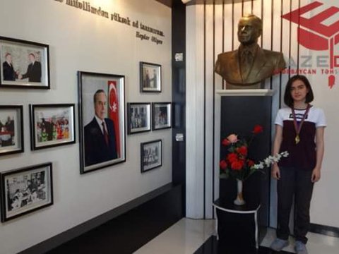 Buraxılış imtahanından maksimum bal toplayan oğuzlu qız: “Heç nə çətin deyildi”  