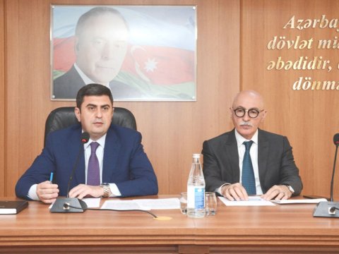 Nazir müavini məktəb rəhbərlərini və psixoloqları bir araya topladı