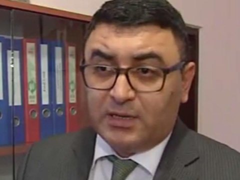 Məktəbin direktoru Mətbuat Şurasına müraciət etdi