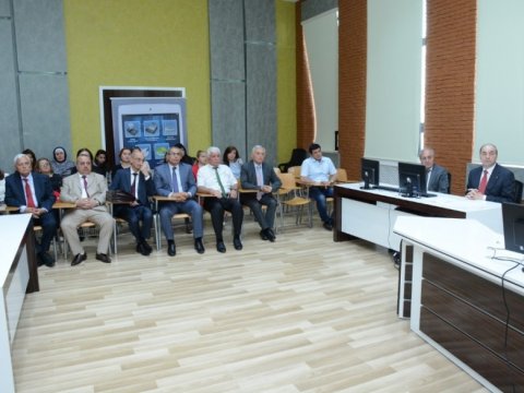 UNEC-də maliyyə ixtisasının təkmilləşdirilməsi ilə bağlı təkliflər hazırlanır  