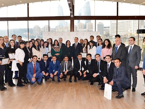 Xınalıqda öz davamçısını yetişdirən müəllim: “Uşaqlarla hər gün ünsiyyətdə olmaq məni xoşbəxt edir” - MÜSAHİBƏ