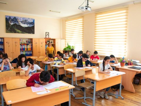 Fənn müsabiqələrinin birinci mərhələsində paytaxt üzrə 9000-ə yaxın şagird iştirak edib