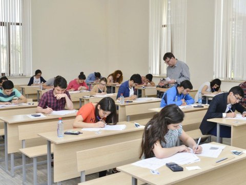 Abituriyentlərin sayı ildən –ilə niyə azalır? – Rəsmi statistika və səbəblər  