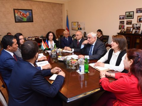 Rektor səfirlə görüşüb - FOTO  