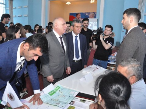 LDU-da  açıq qapı günü və məzun yarmarkası keçirilib - FOTO  