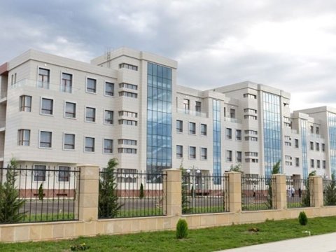 Baş həkim qəzaya düşən tələbələrdən danışdı: “Heç birinin vəziyyəti ağır deyil”  