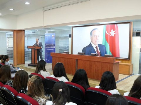 Azərbaycan Universitetində ali  təhsilin problem və perspektivləri müzakirə olundu