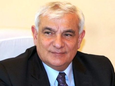 Rektor sözünü tutdu: Pulu gənclərə verdi