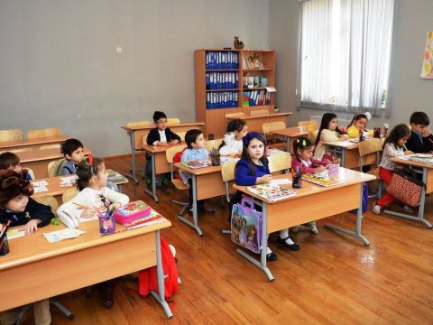 Məktəbəhazırlıq qruplarında hansı müəllimlər dərs deyə biləcəklər? - Cavab