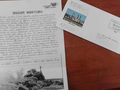 Əsgərlər məktəblilərin məktublarını cavabladılar - FOTO  