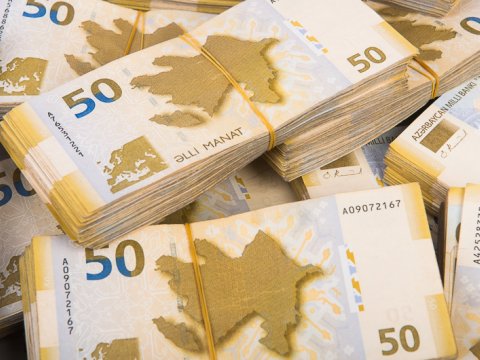 Bakıda müəllimlər məktəb direktorunu hədələyərək 25 min manatını aldılar