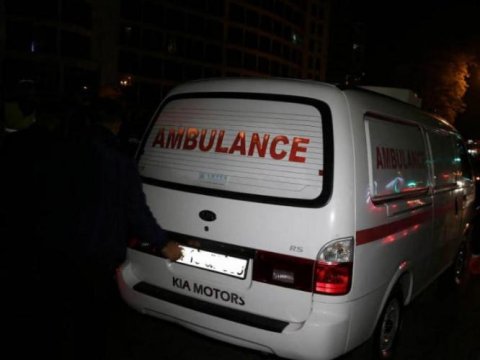 Bakıda tələbə qız özünü 3-cü mərtəbədən atıb