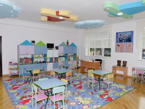 Uşaqları bağçada söyən müəllim işdən çıxarıldı, müdir BŞİH-nə çağırılıb