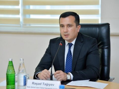 İdarə müdiri müəllimlərin orta aylıq maaşını açıqladı