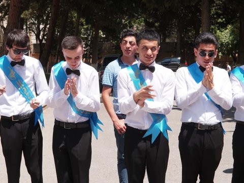 Göz yaşları fonunda çalınan  “Son Zəng” - FOTO