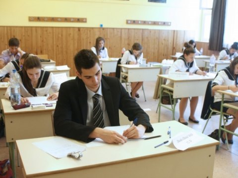 Macarıstanda qəbul imtahanlarının suallarının sızdırılmasında təqsirləndirilən şəxs həbs edilib