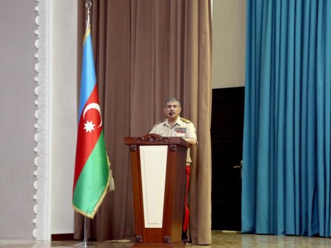 Nazir məzunlara çağırış etdi