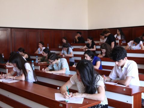 BDU-da yay imtahan sessiyasında imtahanlara ictimai baxış keçirilib - FOTO  