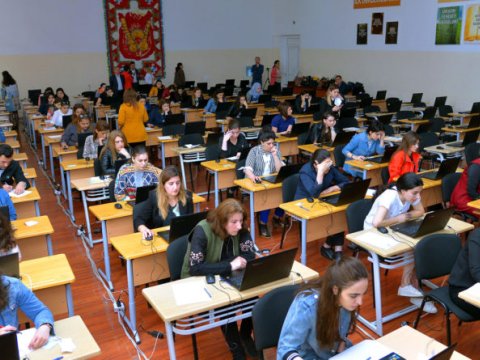 Maaş artımı müddətli müqavilə ilə çalışan müəllimlərə də şamil olunacaq  