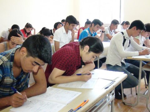 Şəkidə ali məktəblərə qəbul imtahanları üç mərkəzdə aparılıb