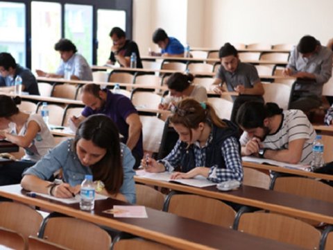 Bakıda tələbələr imtahan cavablarını oğurladı - Nəticələr ləğv olundu