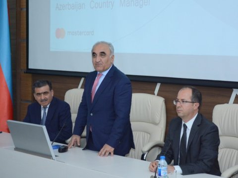 UNEC-də vahid tələbə kartı tətbiq olunacaq  