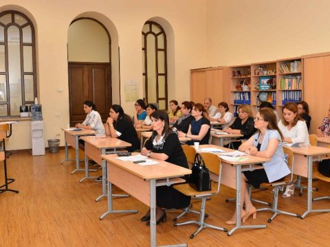 Pedaqoji mühazirələr keçirilir  