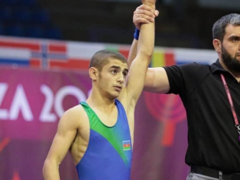 Paytaxt məktəblisi qızıl medal qazanıb