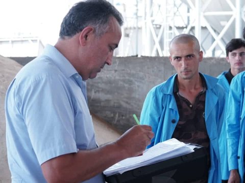 Üzüm sahələri, heyvandarlıq müəssisəsi və otel mətbəxində imtahan prosesi - Alın tərinin tələbələri – REPORTAJ  