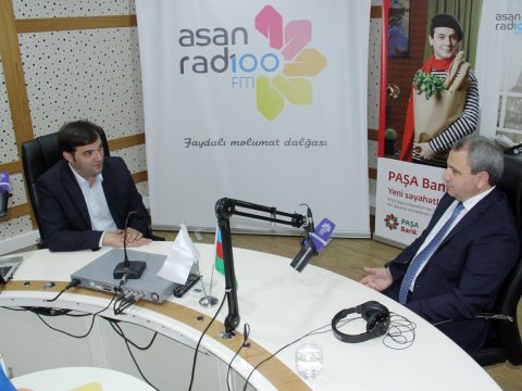 Rektor tələbələrin suallarını cavablandırdı - FOTO