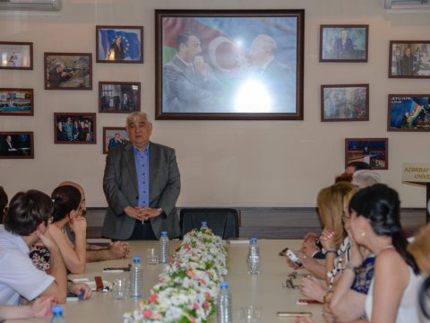 Ərəb tələbələr Azərbaycan dilini öyrənirlər
