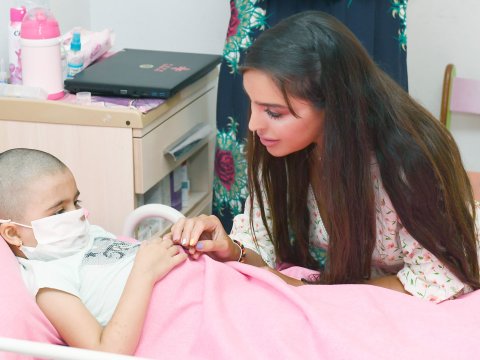 Leyla Əliyeva “Müalicə alan məktəbyaşlı uşaqların distant təhsili” layihəsi ilə tanış olub - FOTO  