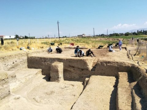 Naxçıvantəpə qədim yaşayış yerində arxeoloji tədqiqatlar aparılıb