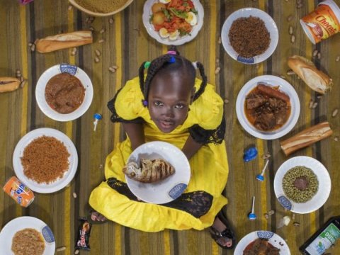 Dünyanın müxtəlif ölkələrindən olan uşaqlar bir həftə ərzində yedikləri yeməklərlə - Maraqlı fotolar