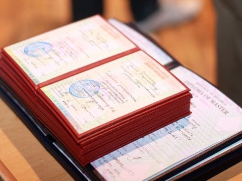 Xaricdə attestatla təhsil alanların diplomu tanınır? 