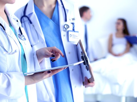 Hazırda həkim işləyənlər rezidenturaya ərizə verə bilərlər?- Çox verilən sual  