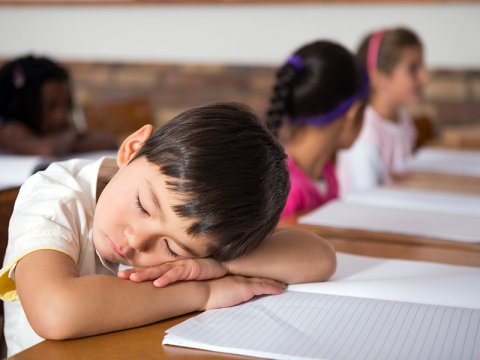 Günorta yatan uşaqlar daha xoşbəxt və uğurlu olur