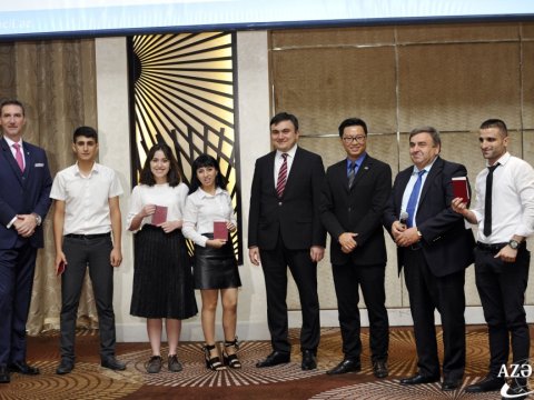Məzunlara sertifikatlar təqdim olunub