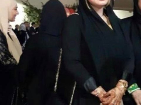 Ərəb Əmirliklərində çalışan xanım alimimiz: Hər il  28 Mayla bağlı müsabiqə keçirir, tələbələri milli hədiyyələrlə mükafatlandırıram  