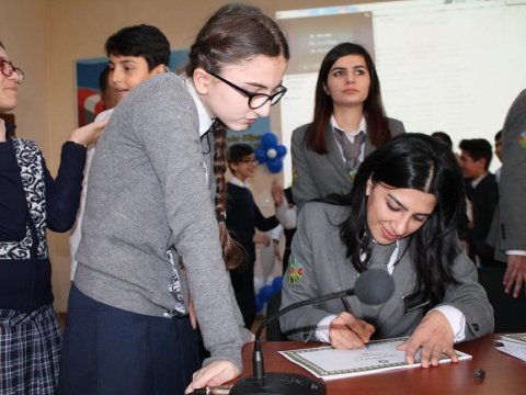 “Məktəblinin dostu” layihəsi üzrə imtahanların müsahibə mərhələsi başa çatır