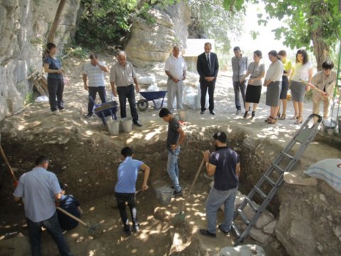 Damcılı mağarasında arxeoloji qazıntılar aparılır