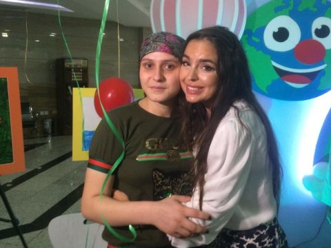 “Xərçəng”lə mübarizə aparan şagirdin təhsil qalibiyyəti: “Kimyaterapiyadan çıxan kimi kitablara sarılırdım”