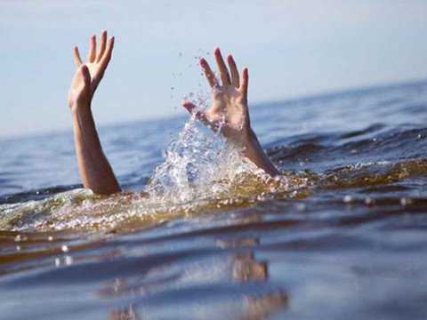 Dörd məktəbli dənizdə batdı