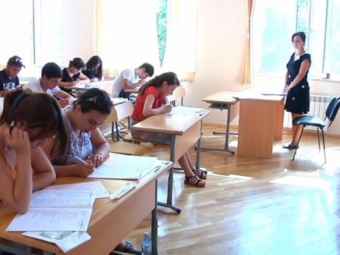 Məzunlardan 10 nəfəri 600-dən yuxarı bal toplayıb