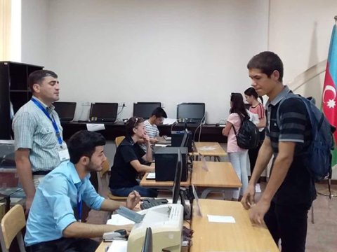Atası təhsil almasına qarşı çıxdı, o isə evi tərk etdi