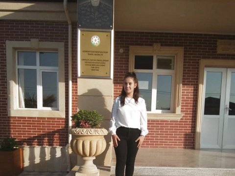 “BDU-ya qəbul olunmayanda elə bilirsən imtahandan kəsilmisən”  - Cocuq Mərcanlının ilk məzunu