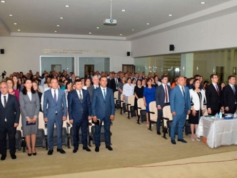 Təhsil işçilərinin sentyabr konfransının plenar müşavirələri başlanıb