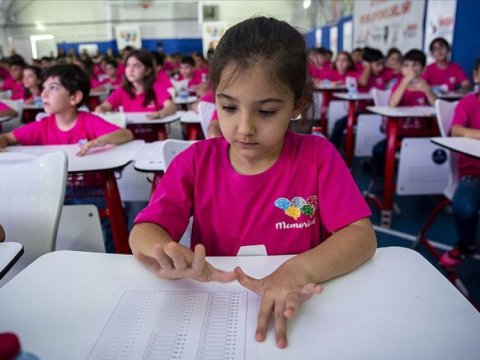 Yeni dərs ilinə start verildi - Türkiyədə